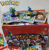 Pokemon Geschenk Box - mit Figur und Karten